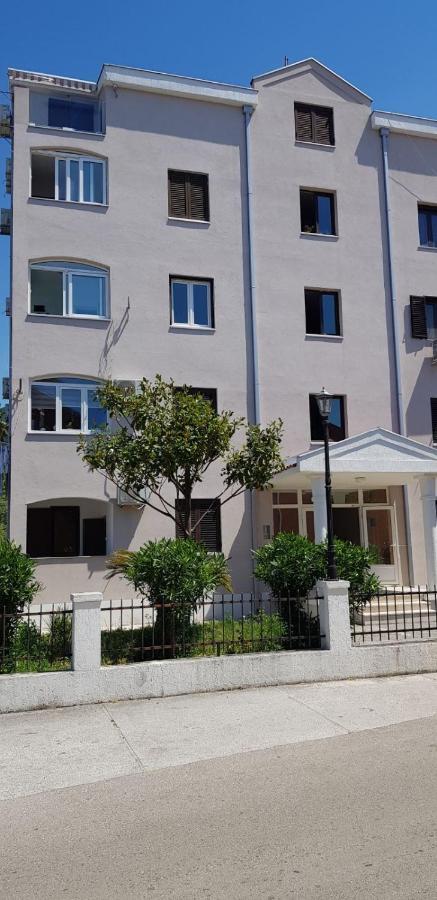 Small Oasis Apartment Тиват Экстерьер фото